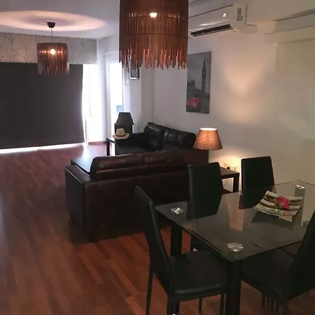 Louly City Apartamento Larnaca